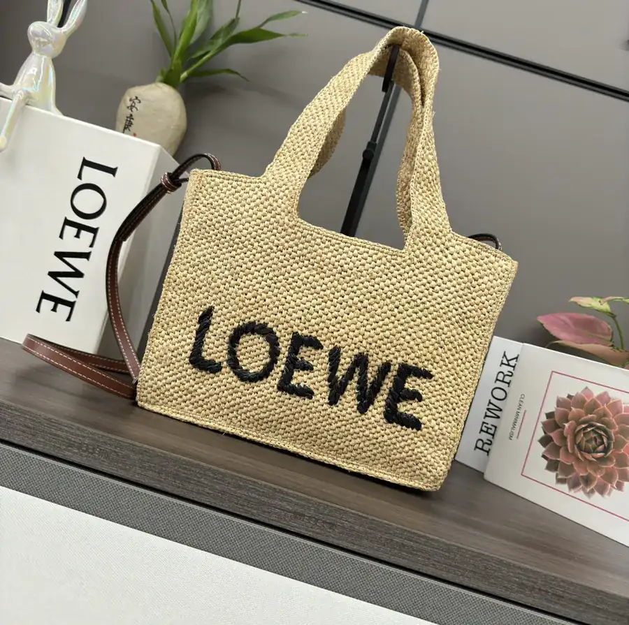 LOE*WE Font Tote Small Size