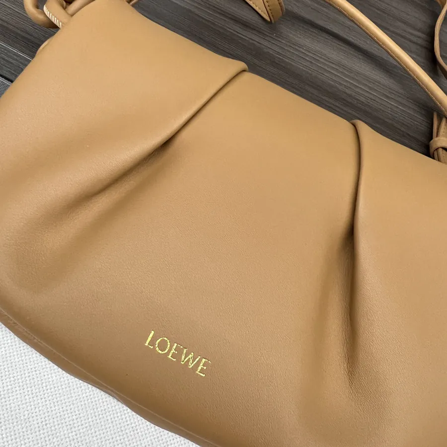 New Loe*we Paseo Bag in Shiny Nappa Calfskin
