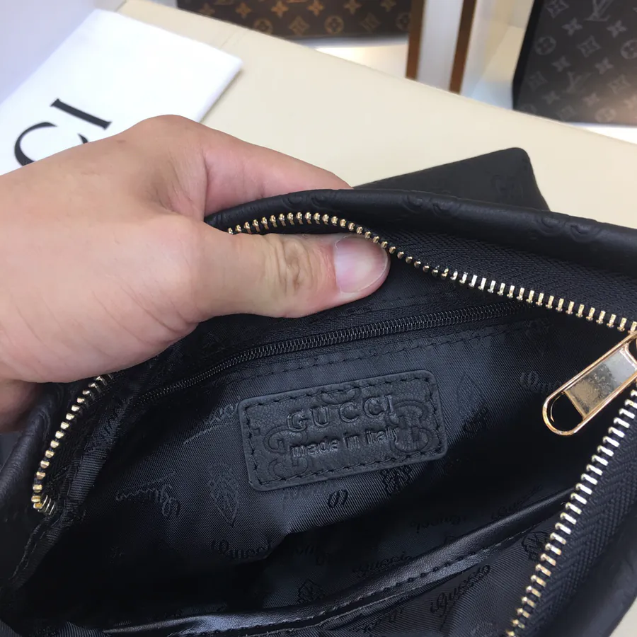Gucci Original New Men's Crossbody Bag Premium Leather, Elegant Design