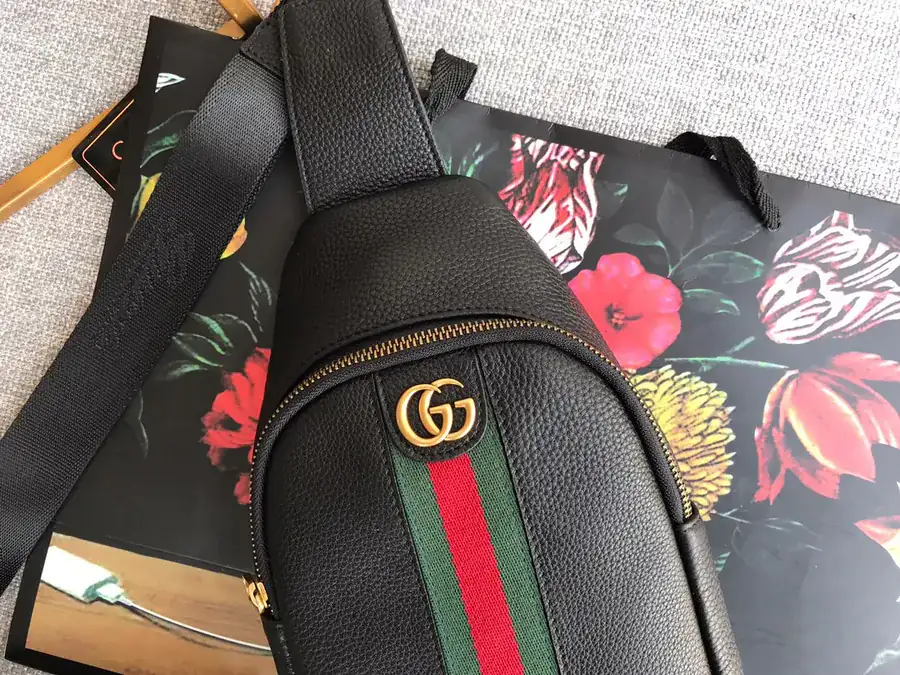 Gucci Bucket Bag Classic Red Green Stripes, Minimalist Style