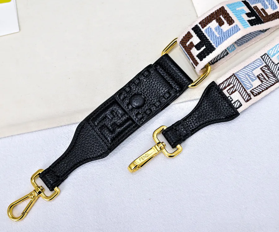 Upgraded Peekaboo Iseeu Compact Handbag