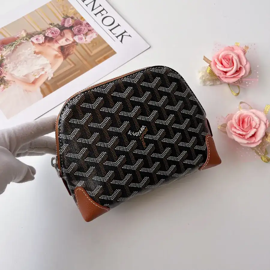 Vendome Pouch Mini Shell Shape Cosmetic Bag