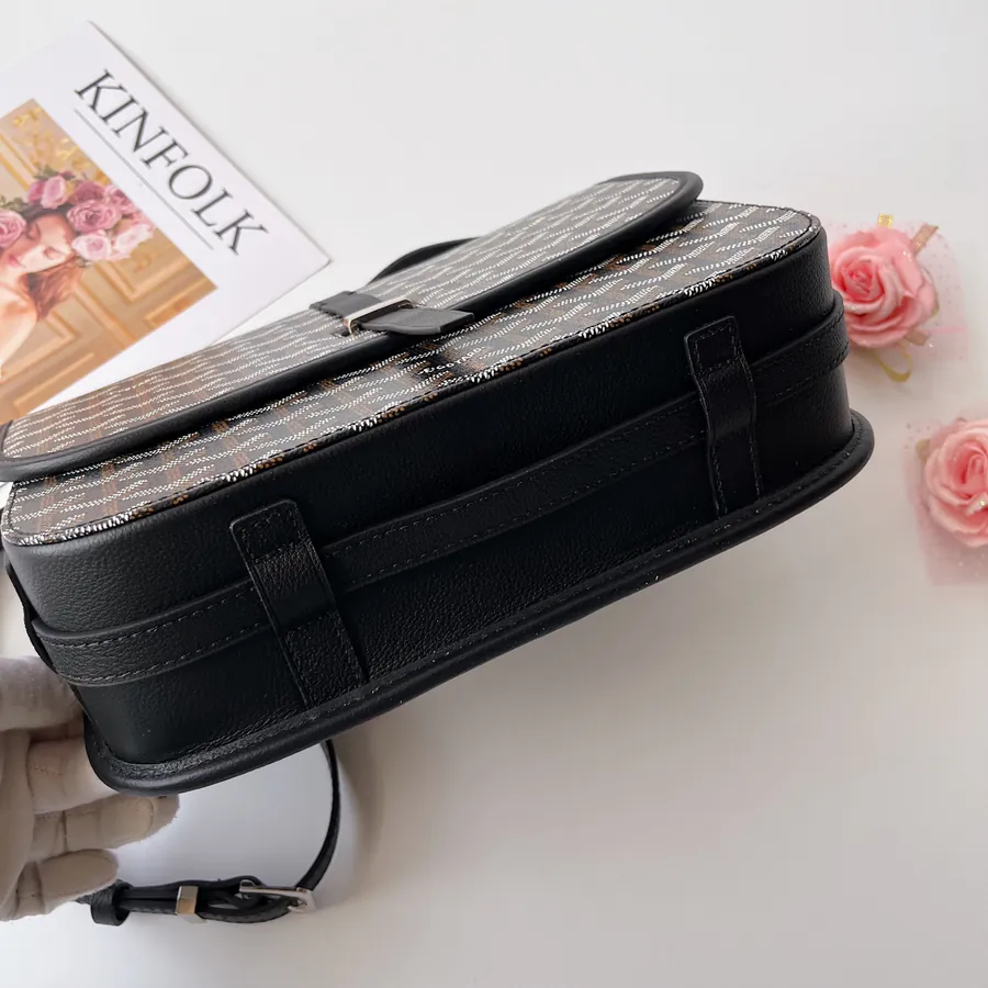 Belvédère Satchel Classic Minimalist Design