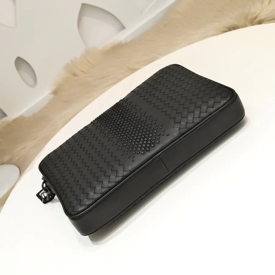 BV 2024 Men's Handbag Premium Quality, Elegant Design