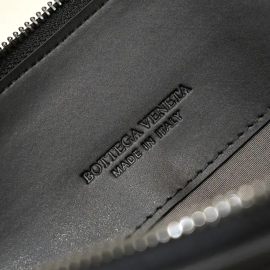 BV 2024 Men's Handbag Premium Quality, Elegant Design