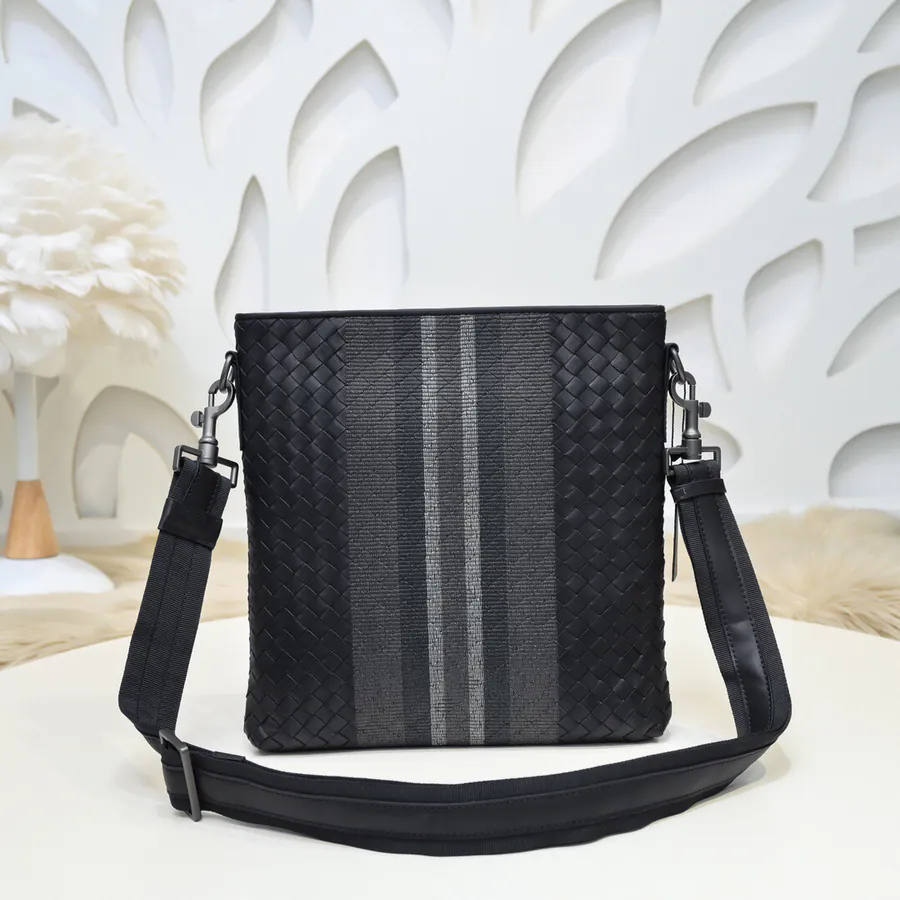 Men's 2024 Bucket Bag Intrecciato Design