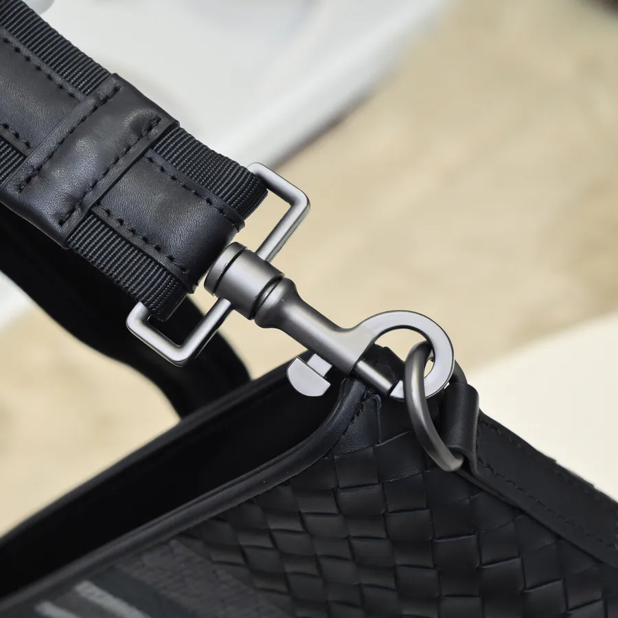 Men's 2024 Bucket Bag Intrecciato Design