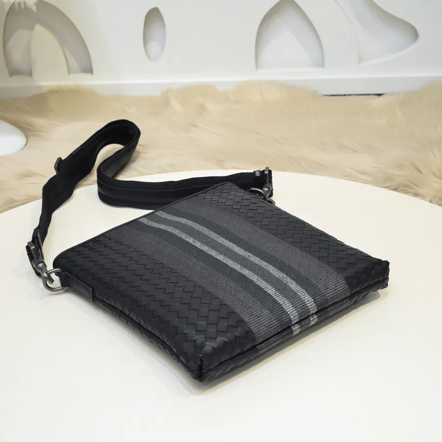 Men's 2024 Bucket Bag Intrecciato Design