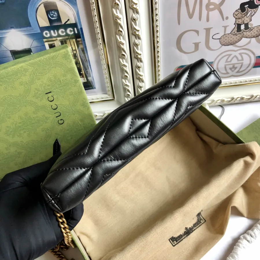 G Brand Chain Bag Handcrafted Leather, GG Logo, 22cm Width