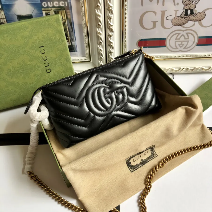 G Brand Chain Bag Handcrafted Leather, GG Logo, 22cm Width