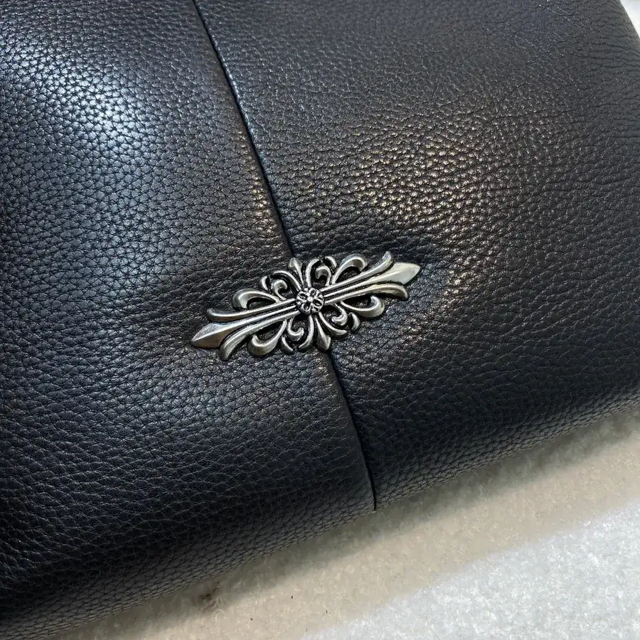 CROOS New Shoulder Bag with Premium Grained Calfskin