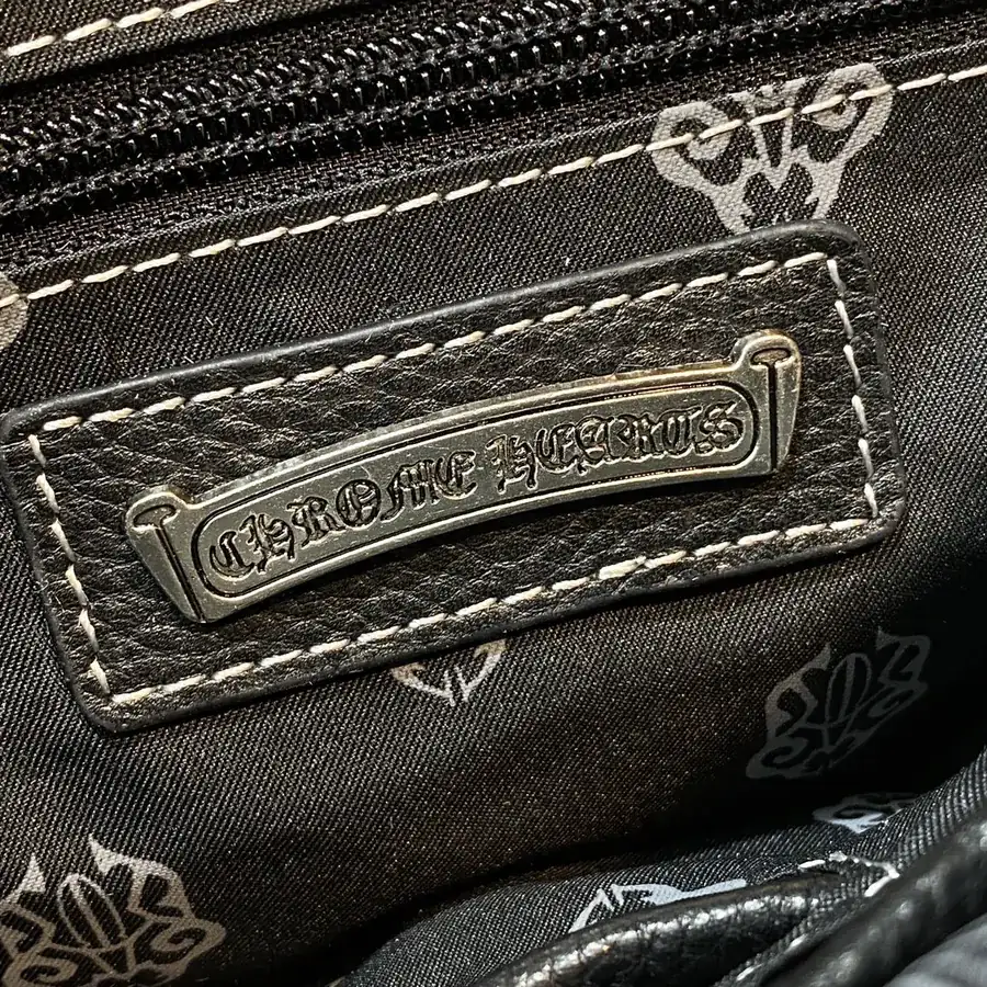 CROOS New Shoulder Bag with Premium Grained Calfskin