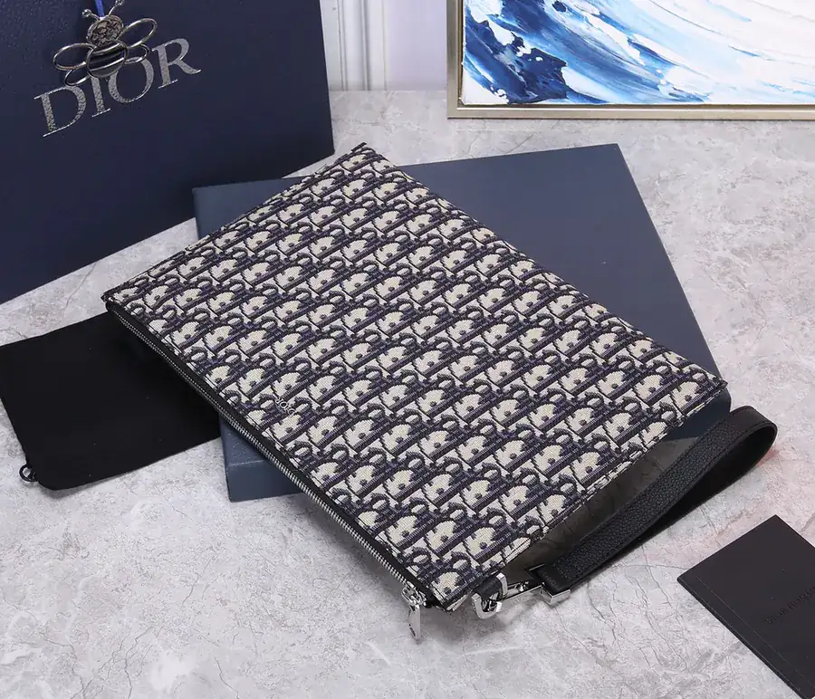 DIOR A5 Handbag Minimalist Design with Oblique Print and Grained Calfskin Details