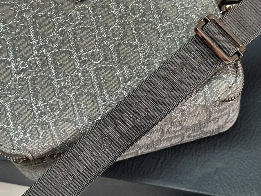 Top Original Bucket Bag with Adjustable Strap Elegant and Practical