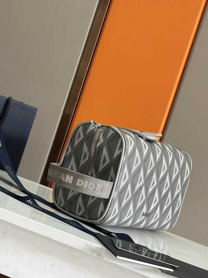 Lingot Washbag in Grained Calfskin