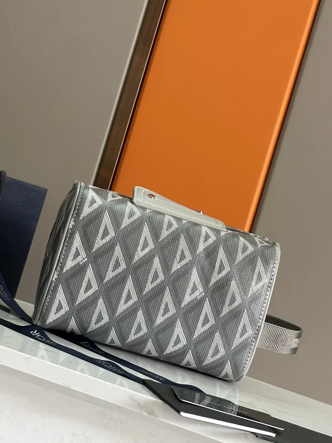 Lingot Washbag in Grained Calfskin