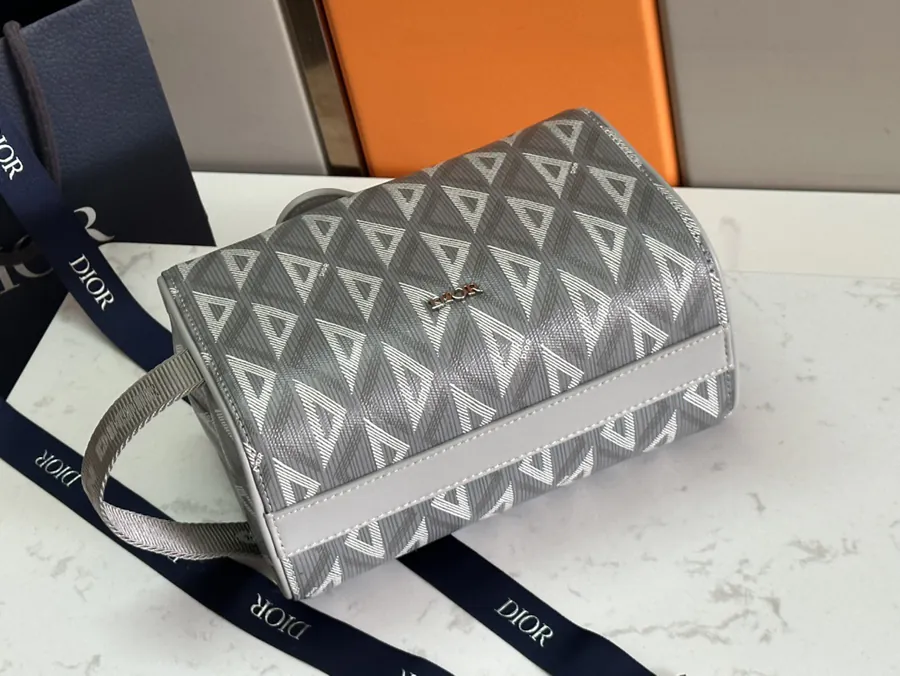 Lingot Washbag in Grained Calfskin