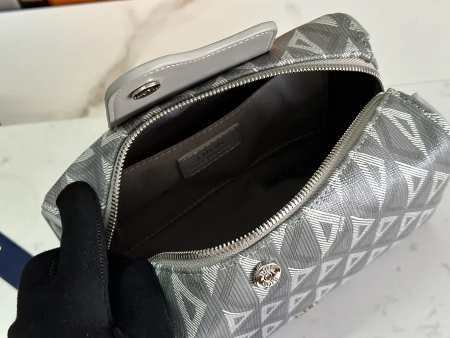 Lingot Washbag in Grained Calfskin