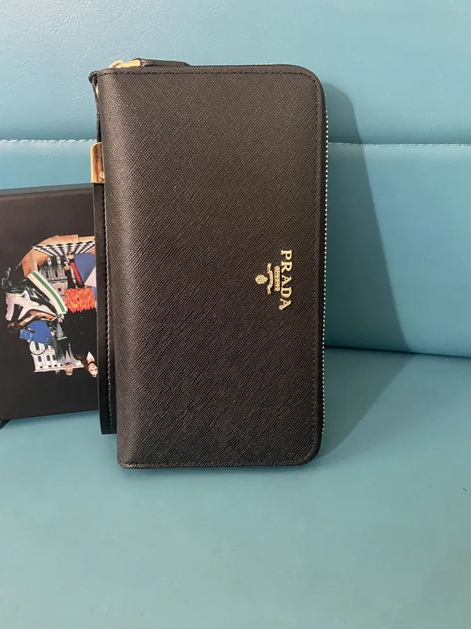 Classic Large Zip Wallet in Grained Calfskin