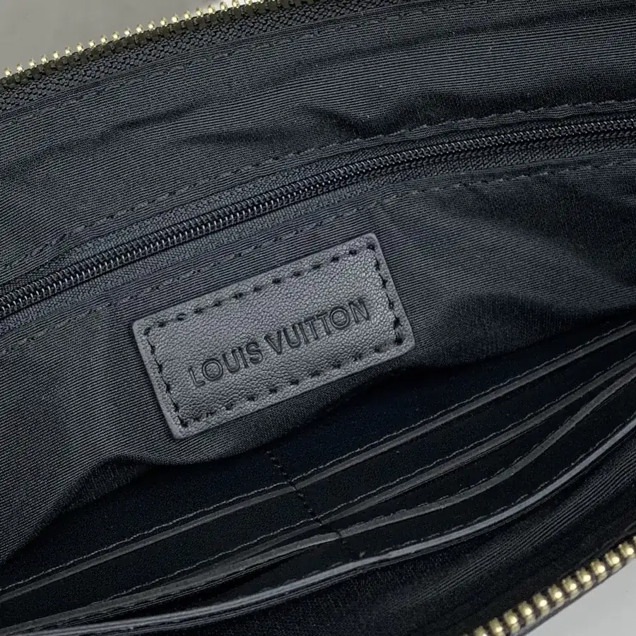 LV Bucket Bag Premium Grained Calfskin 8410 4