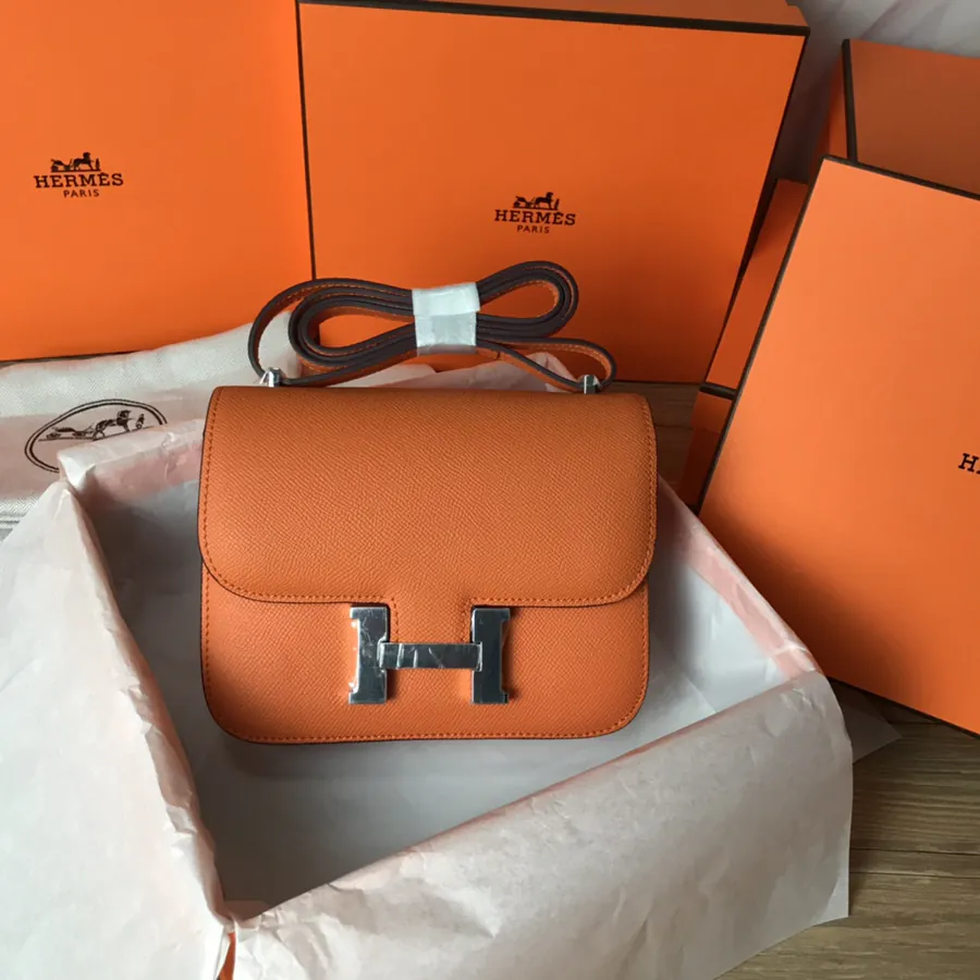 Constance Bucket Bag with 19cm Handle, Grained Calfskin