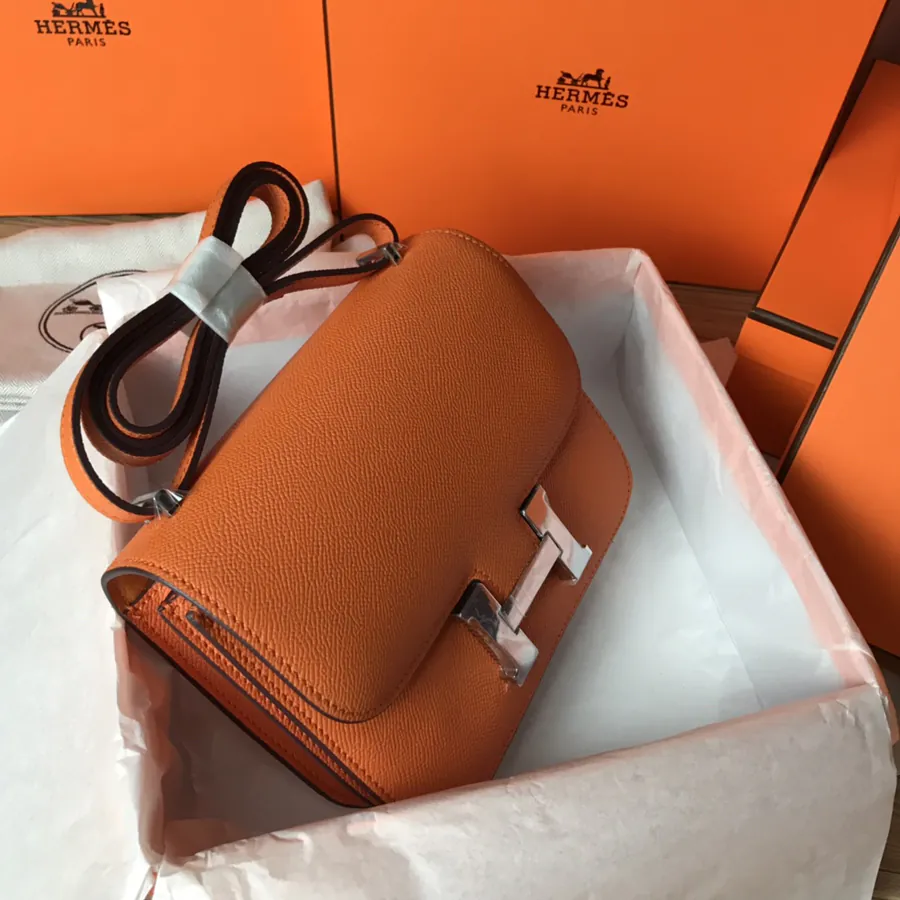 Constance Bucket Bag with 19cm Handle, Grained Calfskin