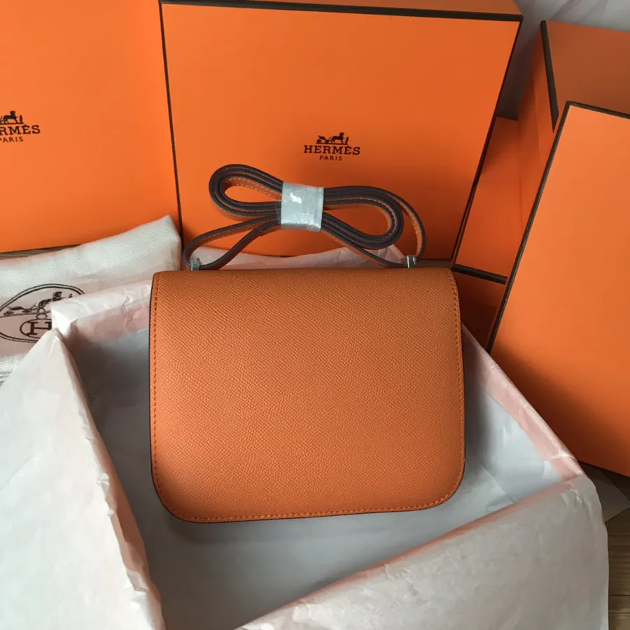 Constance Bucket Bag with 19cm Handle, Grained Calfskin