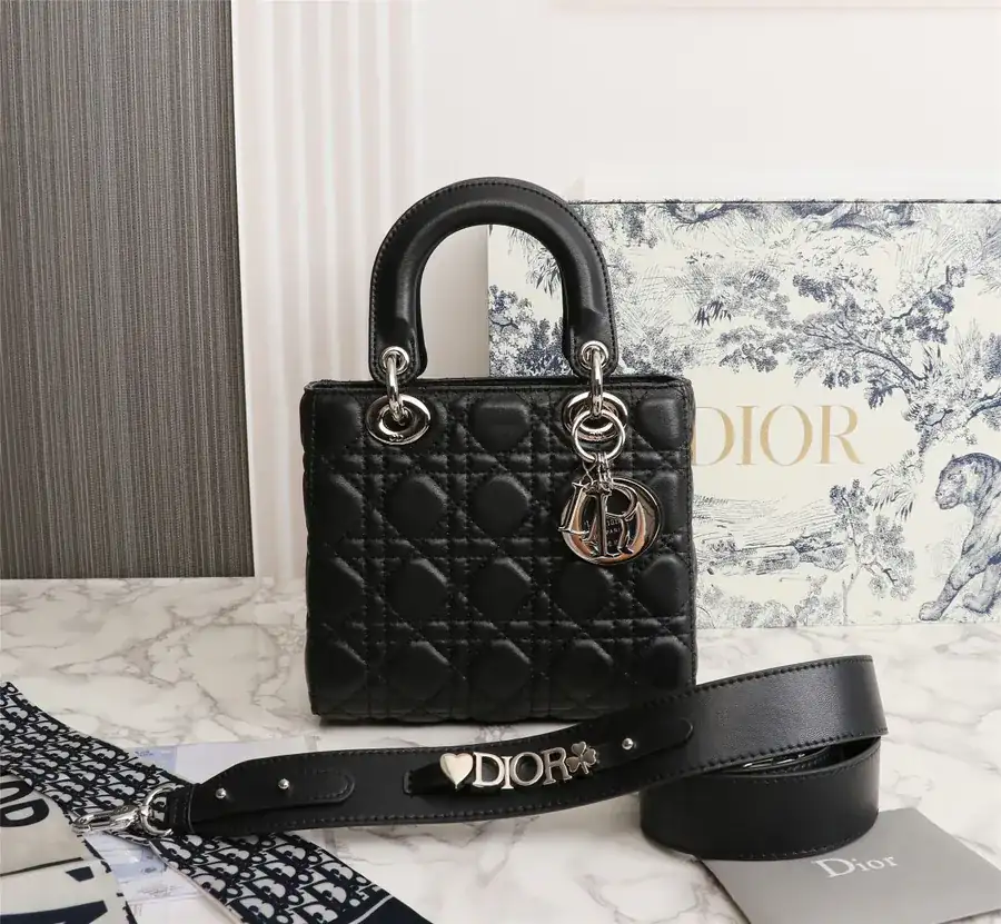 My Lady Letter Series Silver Clasp Lady Bag