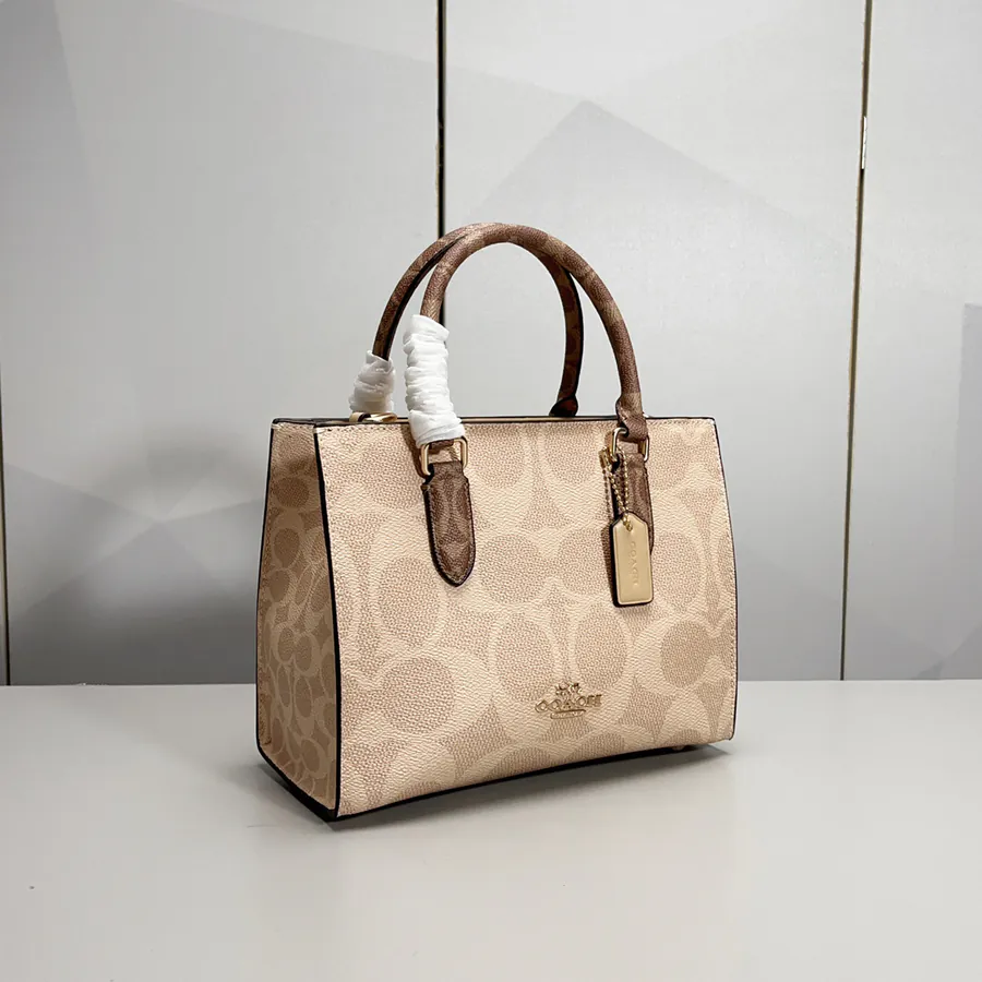 Maggie Tote Coach New Design with Logo Print