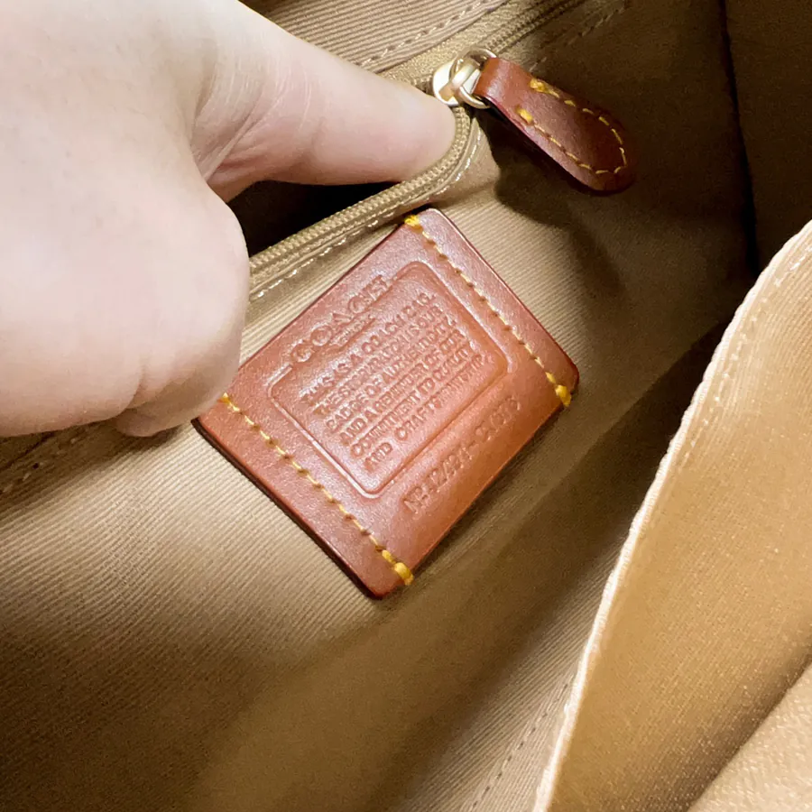 Maggie Tote Coach New Design with Logo Print