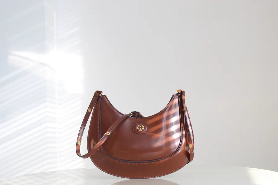 Tory Burch New Crescent Tote Robinson Series
