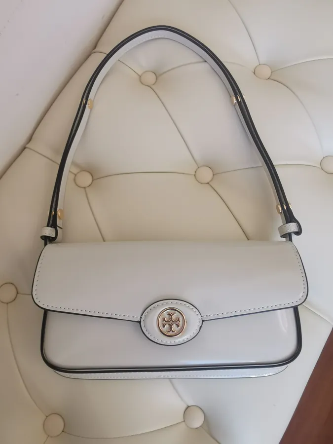 Tory Burch Robinson Bucket Bag in Grained Calfskin