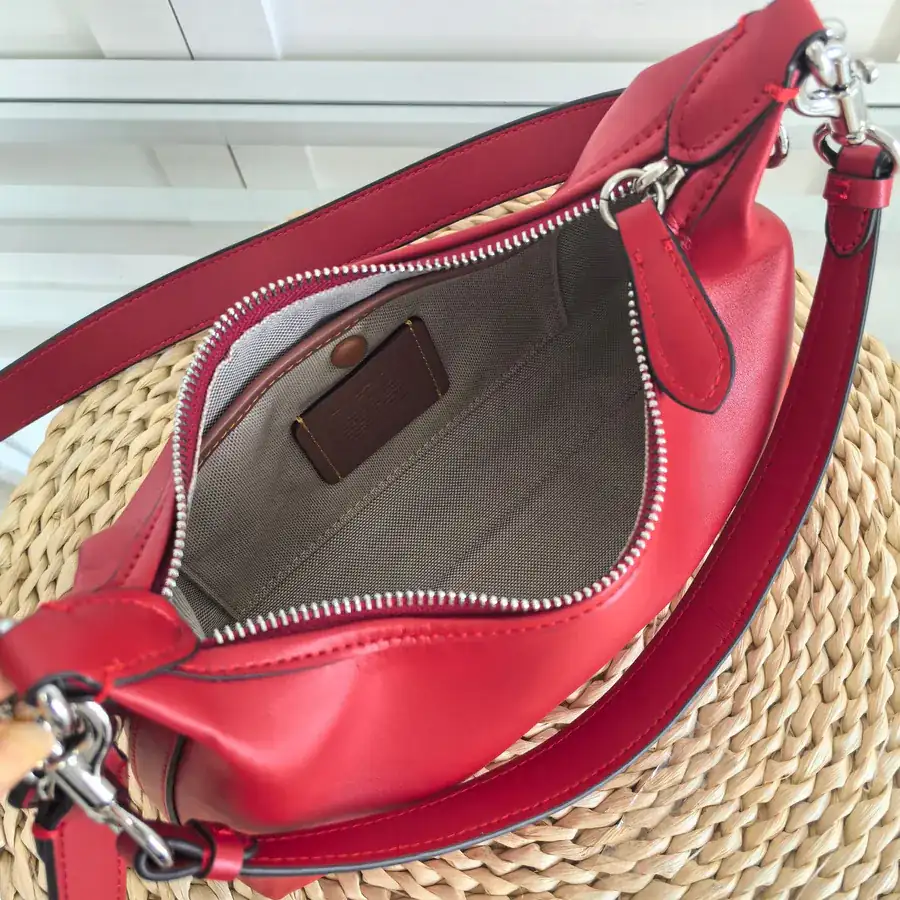 COACH JULIET 25 Shoulder Bag Simple and Sophisticated