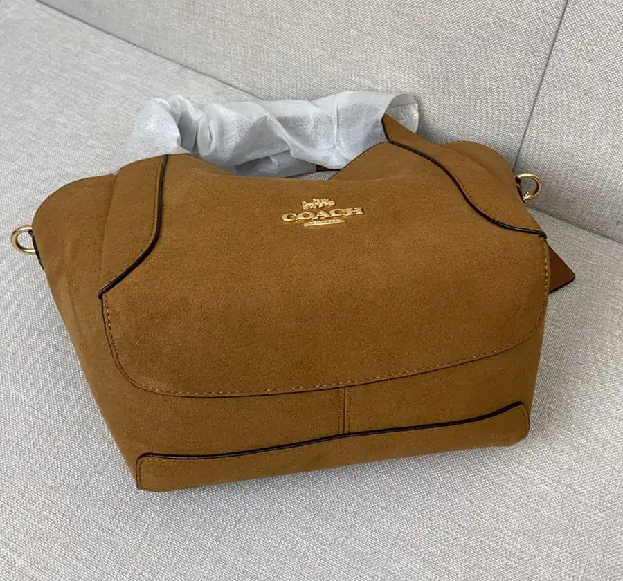 Hadley 21 Bucket Bag in Flip Finish Calfskin