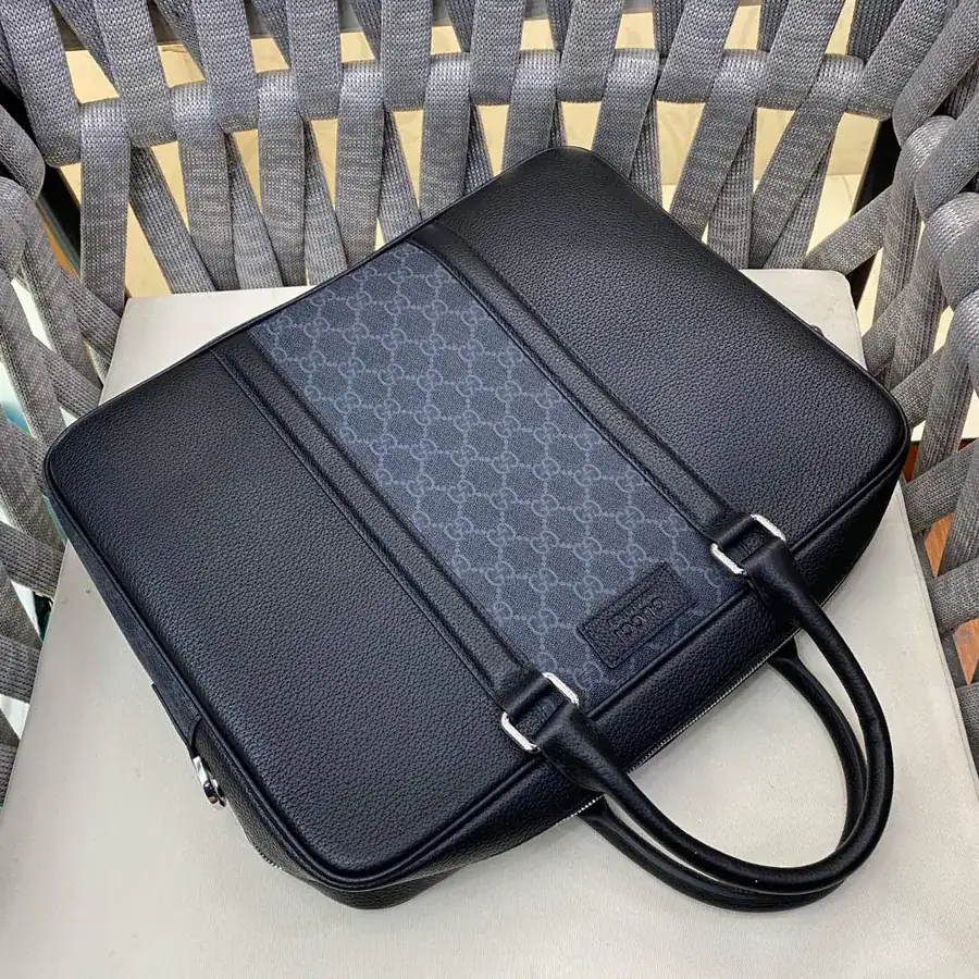 Gucci New Arrival Bucket Bag in Grained Calfskin