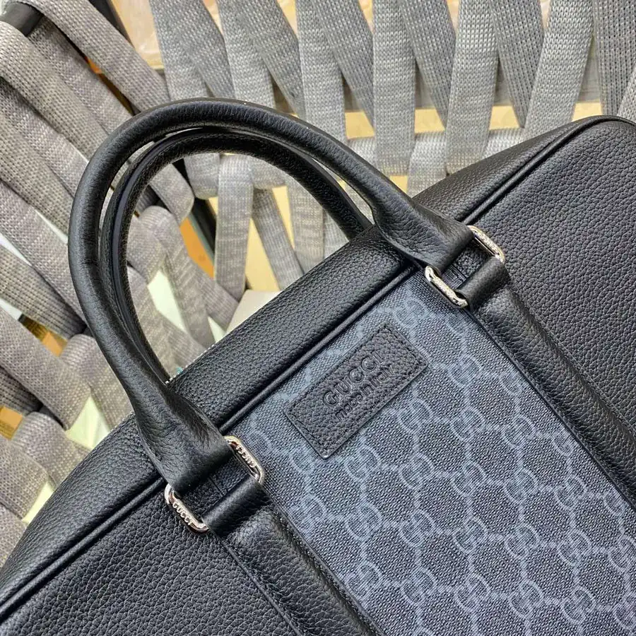 Gucci New Arrival Bucket Bag in Grained Calfskin