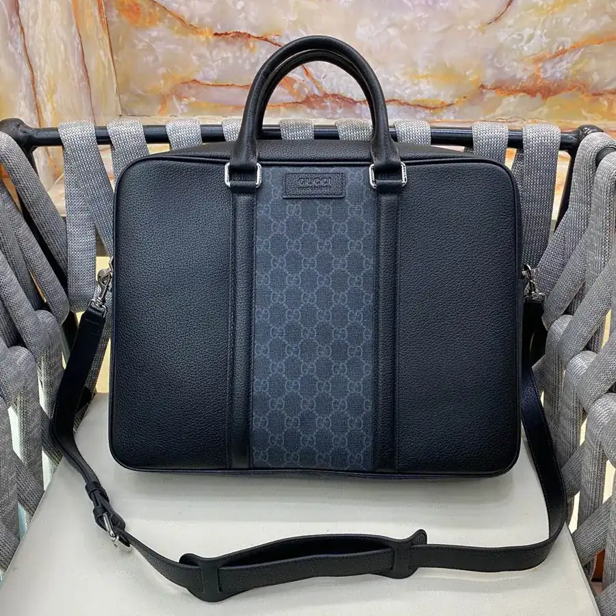 Gucci New Arrival Bucket Bag in Grained Calfskin