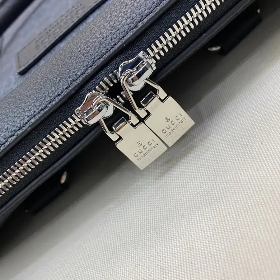 Gucci New Arrival Bucket Bag in Grained Calfskin