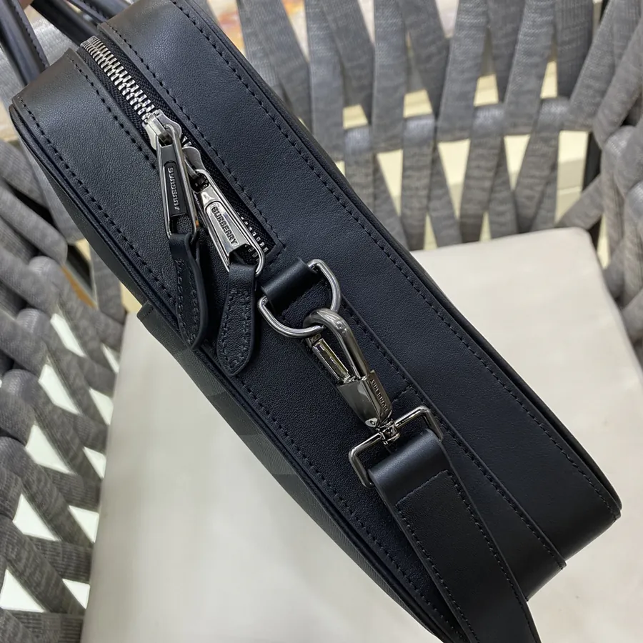 Burberry New Collection Handbag, Premium Original Quality, Size Description: 38X9X28cm