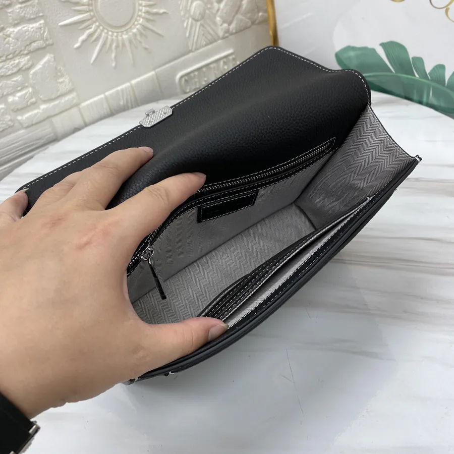 H House Casual Essential Handbag