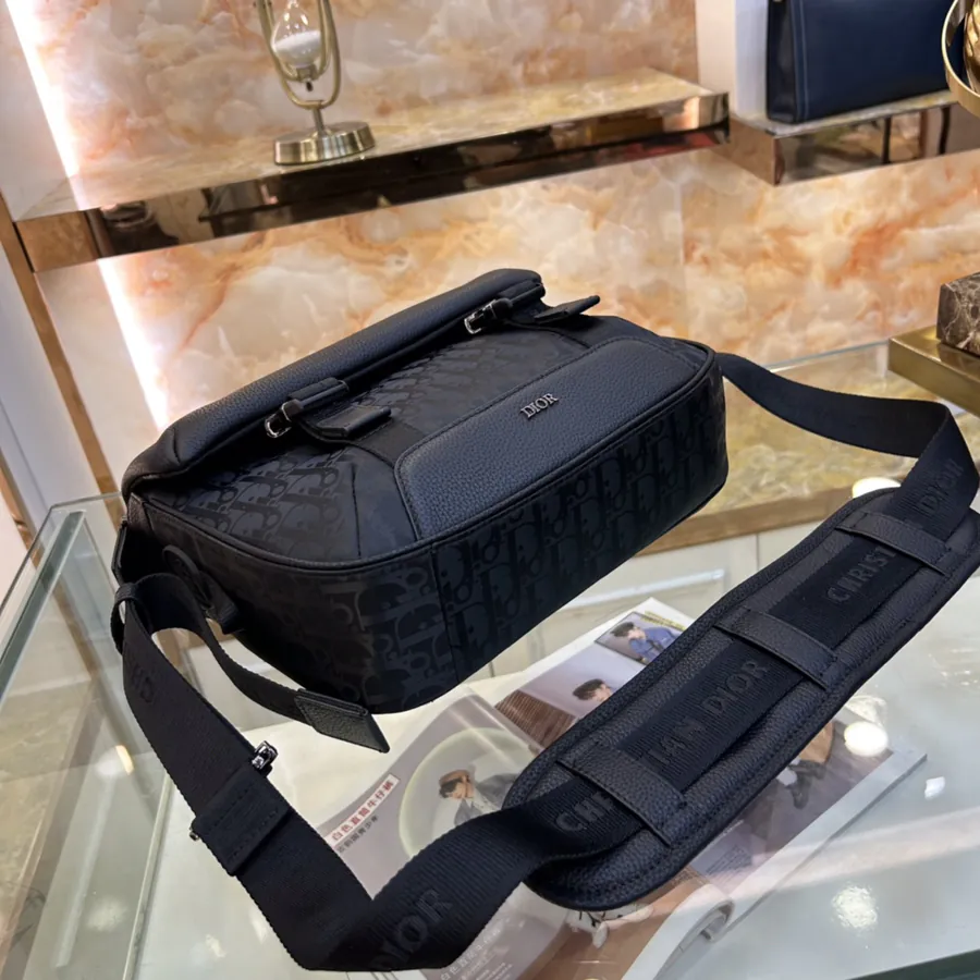 Dior New Messenger Bag Black Grained Calfskin with Zip Pocket