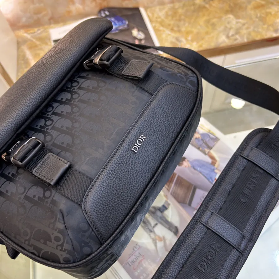 Dior New Messenger Bag Black Grained Calfskin with Zip Pocket
