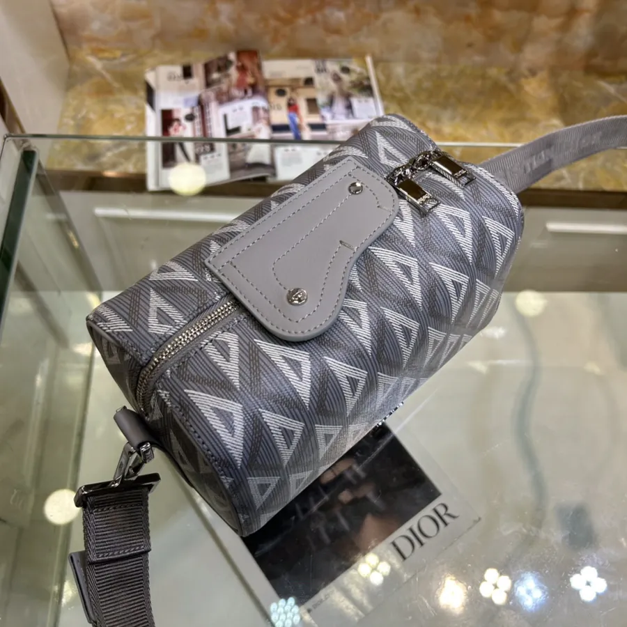 Lingot Messenger Bag Black Diamond Pattern Canvas