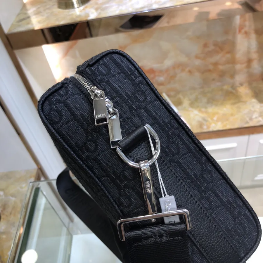 Dior Lingot Messenger Bag Modern Design, Stylish and Practical