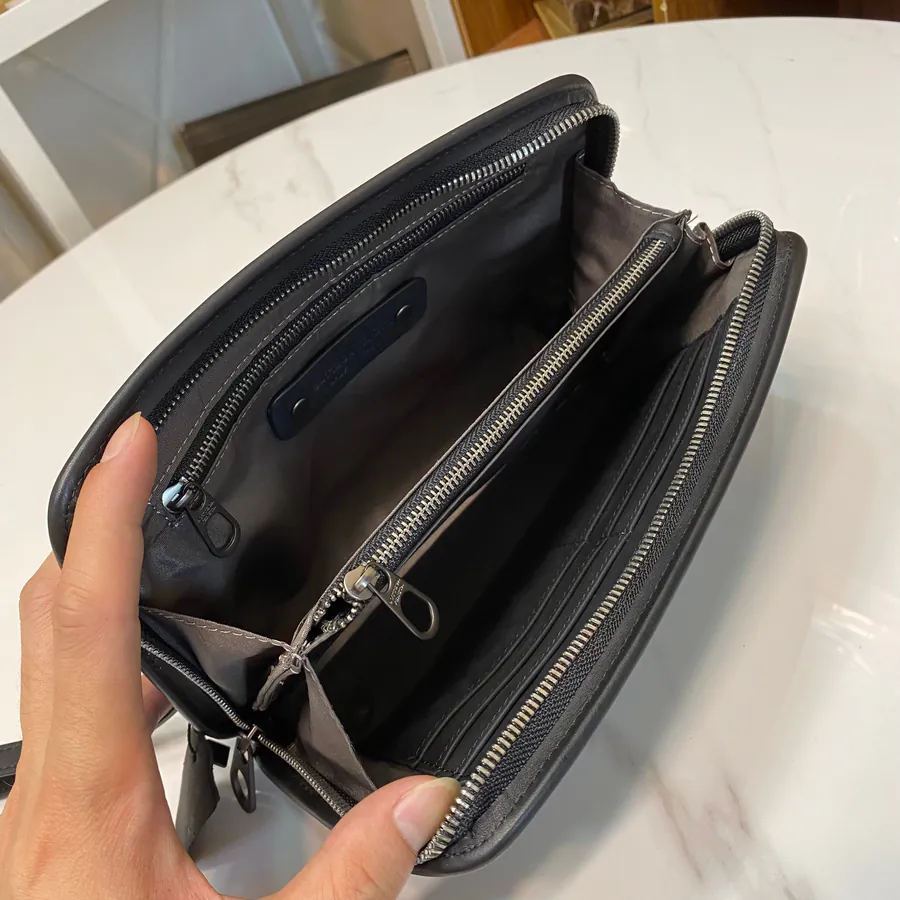 P320 BV Bucket Bag in Black