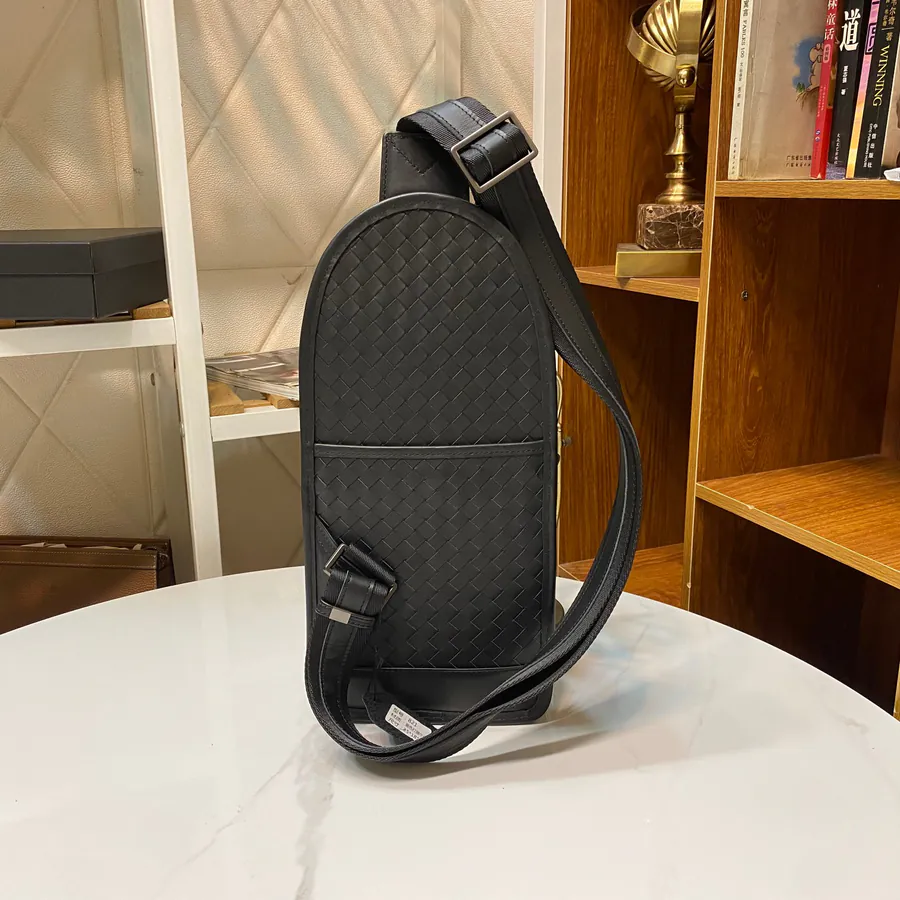 440BV Men's Chest Bag Original Quality