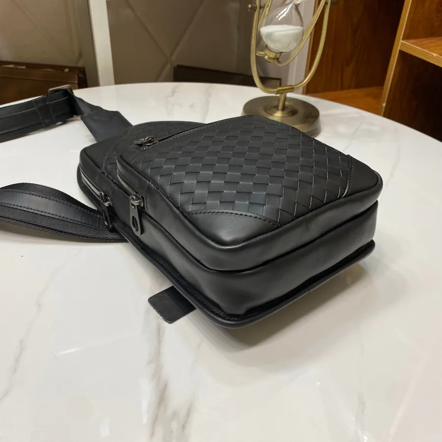 440BV Men's Chest Bag Original Quality