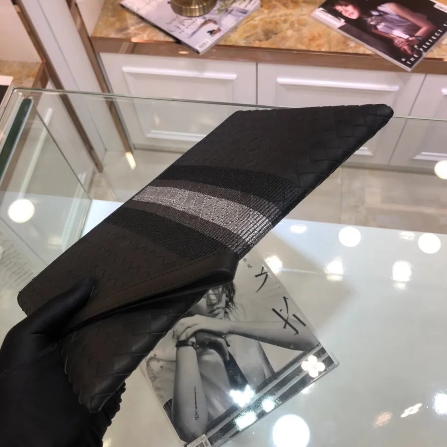 Italian Luxury Brand Cabat Handcrafted Leather Design