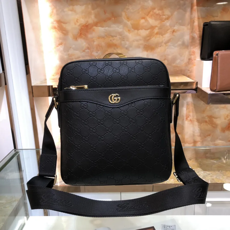 G Brand Bucket Bag with Premium Leather and Elegant Hardware