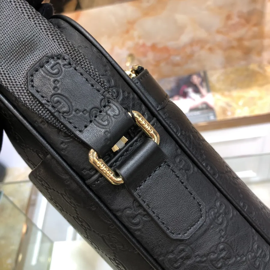 G Brand Bucket Bag with Premium Leather and Elegant Hardware